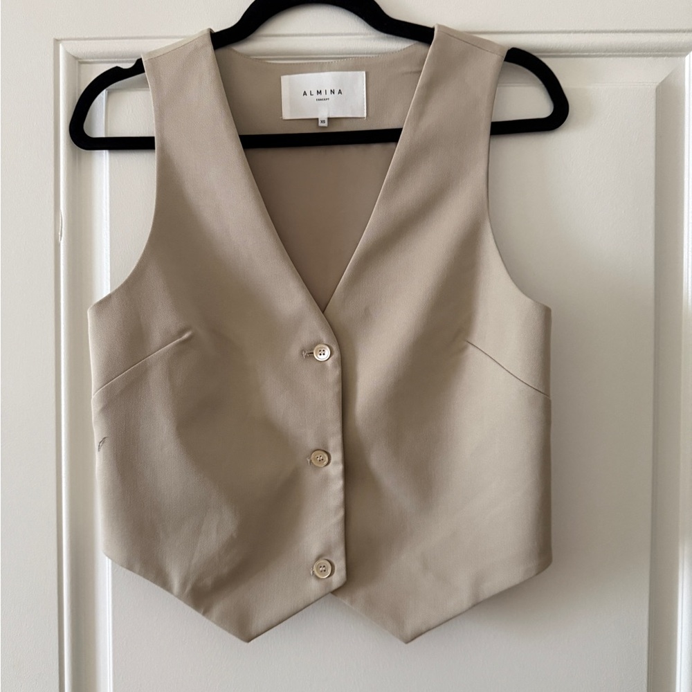 Almina Concept Button-Up Vest